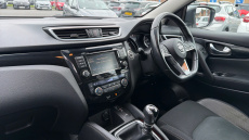 Nissan Qashqai 1.3 DiG-T N-Connecta 5dr [Glass Roof Pack] Petrol Hatchback